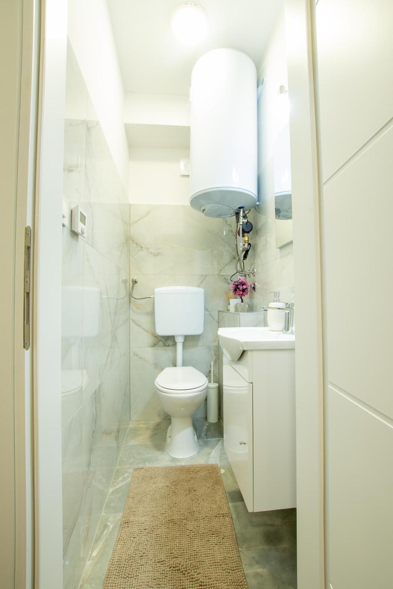 Apartman Valentina - Self Check In And Check Out Otočac Esterno foto